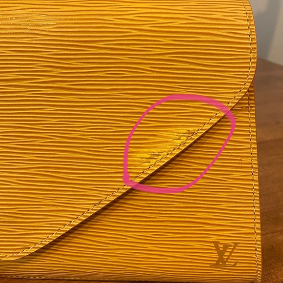 Louis Vuitton Clutch Epi Leather Yellow - Picture 2 of 16
